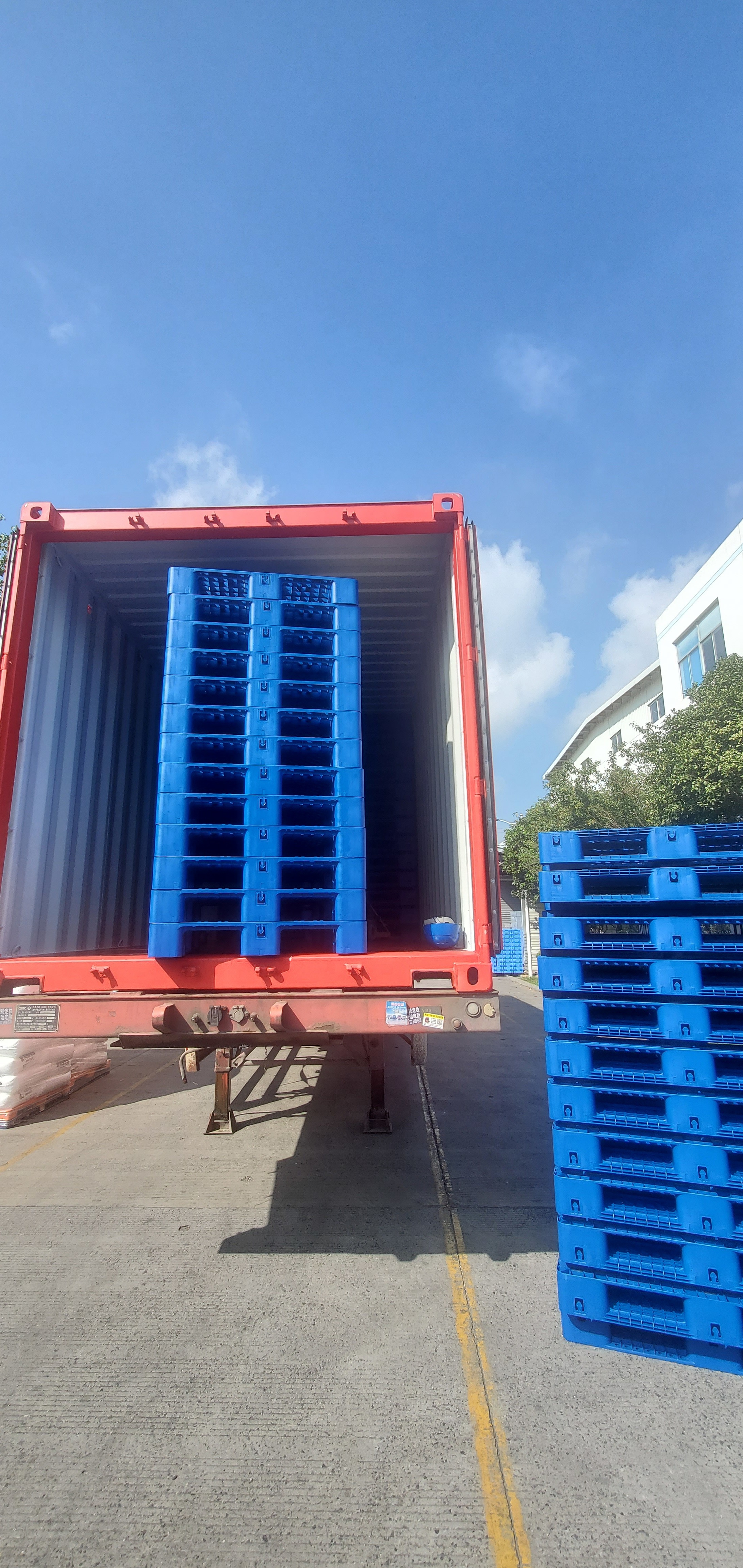 Najnowsze blogi firmy Czy nadal martwisz się kosztami wysyłki? Ile mogą zaoszczędzić Ci palety z tworzywa sztucznego?